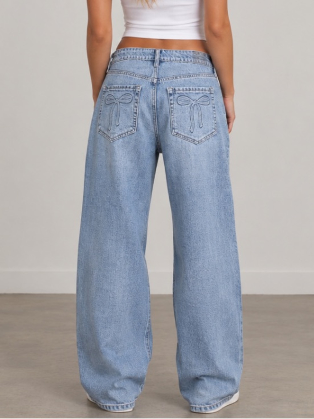 wild fable Low Rise Baggy Women’s Jeans with Bow Pocket Detail. NWT size 8/31